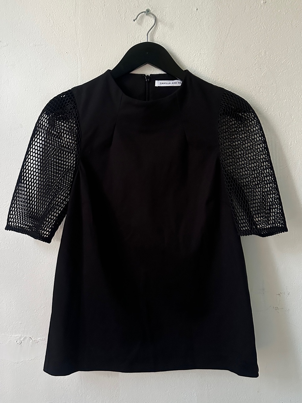 Camilla And Marc Womens Black Mesh Sleeve Top Size 1 Structured Designer Blouse